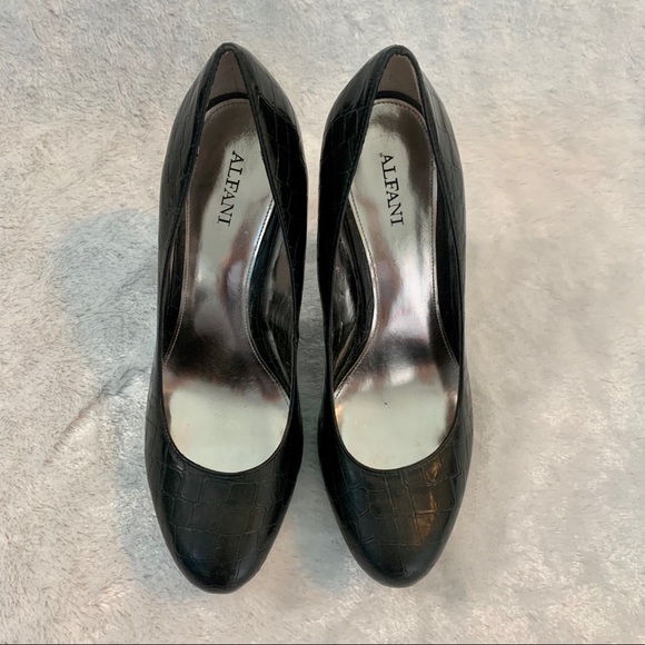 Alfani Black Faux Alligator Heels 6.5 - Picture 2 of 8
